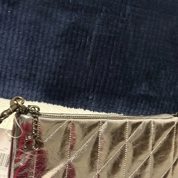 NWT Elegant Silver Quilted Women's Pouch Bag - Picture 4 of 4